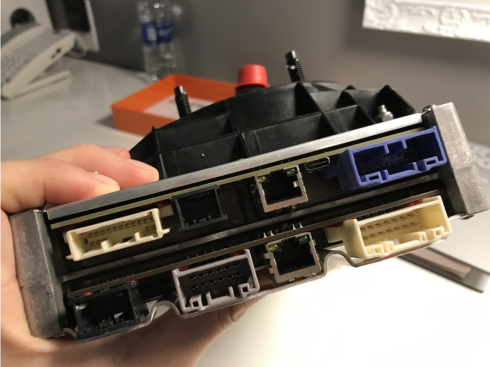 Pictures of the Tesla Model 3 Hardware - 图1